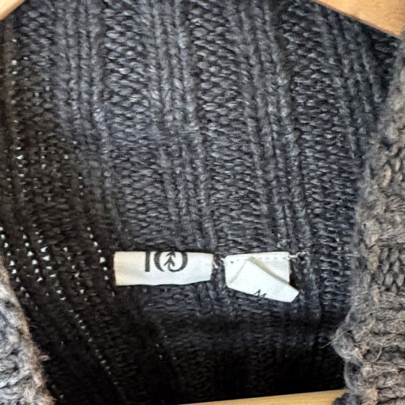 Tentree Women’s Gray Sweater - Picture 2 of 3